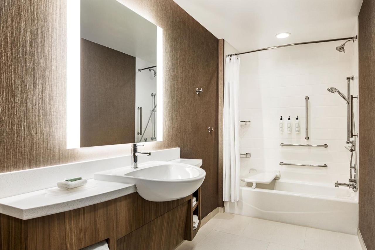 Springhill Suites By Marriott Camp Hill Esterno foto
